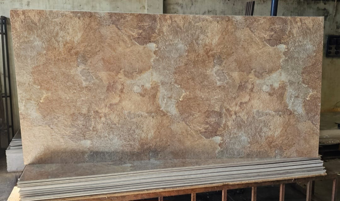 Panel SPC terminación con textura beige natural